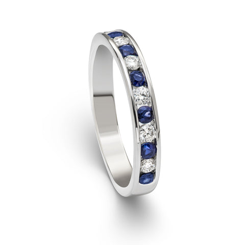 18ct White Gold Sapphire & Diamond Ring.