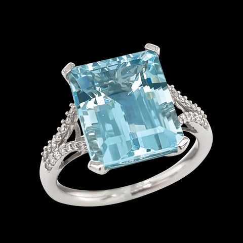 9ct aquamarine and diamond ring