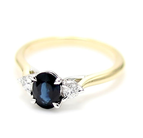 18ct gold sapphire ring