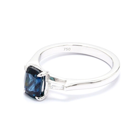 18ct white gold sapphire ring