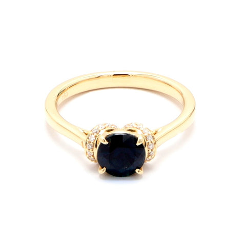 18ct gold sapphire ring