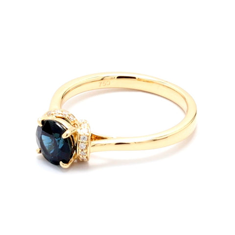 18ct gold sapphire ring